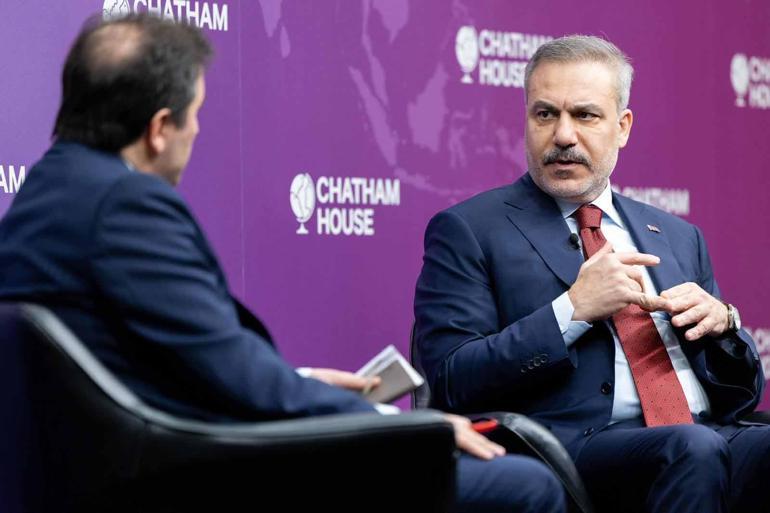 Dışişleri Bakanı Fidan, Londra’da Türk iş insanlarıyla buluştu