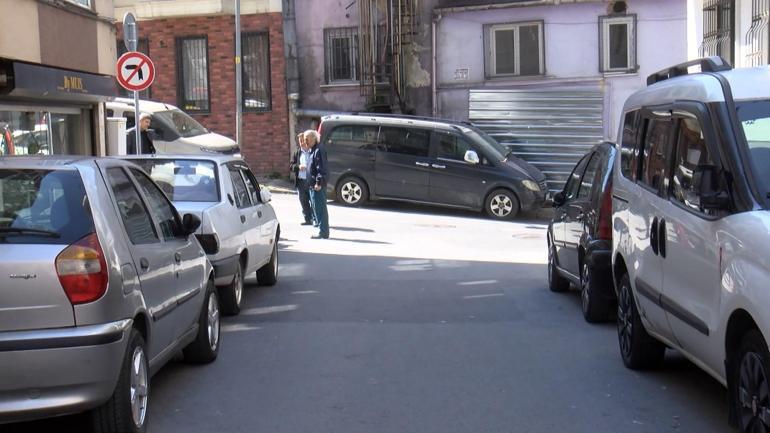Fatihte hatalı park nedeniyle ambulans sokağa giremedi; kalp krizi geçiren hasta öldü