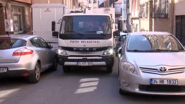 Fatihte hatalı park nedeniyle ambulans sokağa giremedi; kalp krizi geçiren hasta öldü