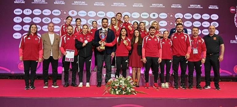 Kadın Güreş Milli Takımı, 122 puanla Avrupa ikincisi oldu