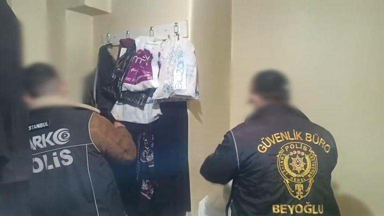 Kadıköyde eğlence mekanları ve çevresinde uyuşturucu satanlara operasyon