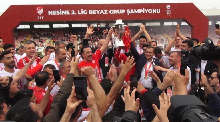 24 yıl sonra 1inci Lige yükselen Batman Petrolspor, kupasını aldı