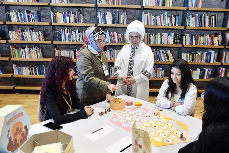 Emine Erdoğan, Rami Çocuk ve Sanat Bienalinin açılışına katıldı