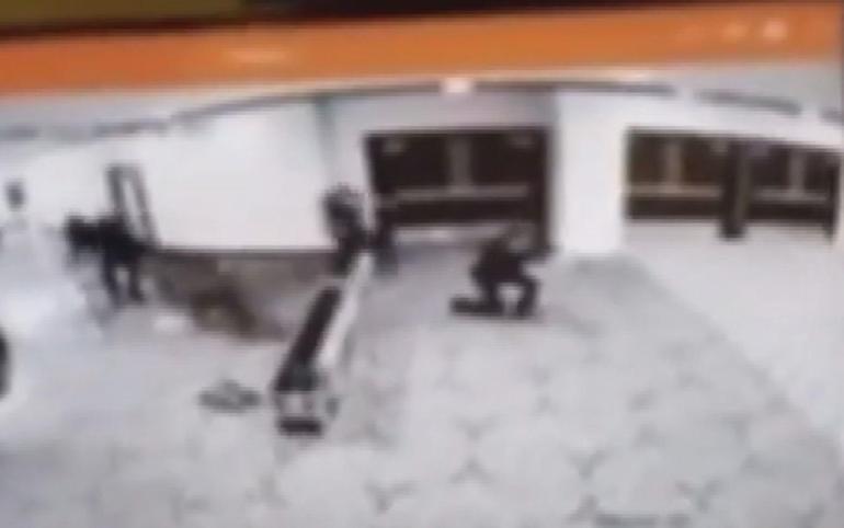 ABD Başkanı Trump, katıldığı yemekte silah sesleri duyulması üzerine salondan çıkarıldı