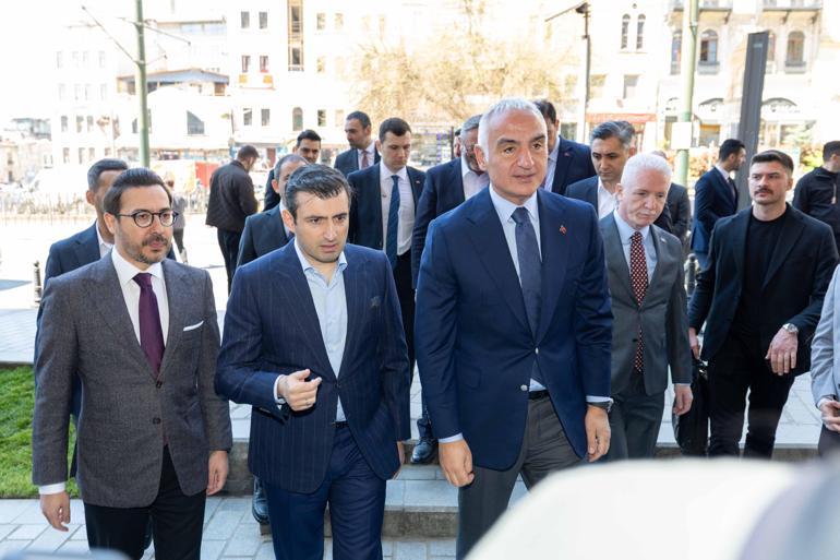 KÜME, Karaköy Palas’ta Mümkün temasıyla ArtıKÜME 2025 ve ODAK sergilerini tanıttı