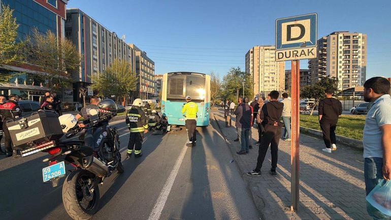 Motosikletin duraktaki otobüse çarptığı kazanın görüntüleri ortaya çıktı