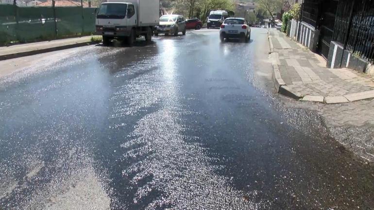 Ataşehir’de şebeke suyunu taşıyan boru patladı; 1 haftadır akıyor parası bizden çıkıyor