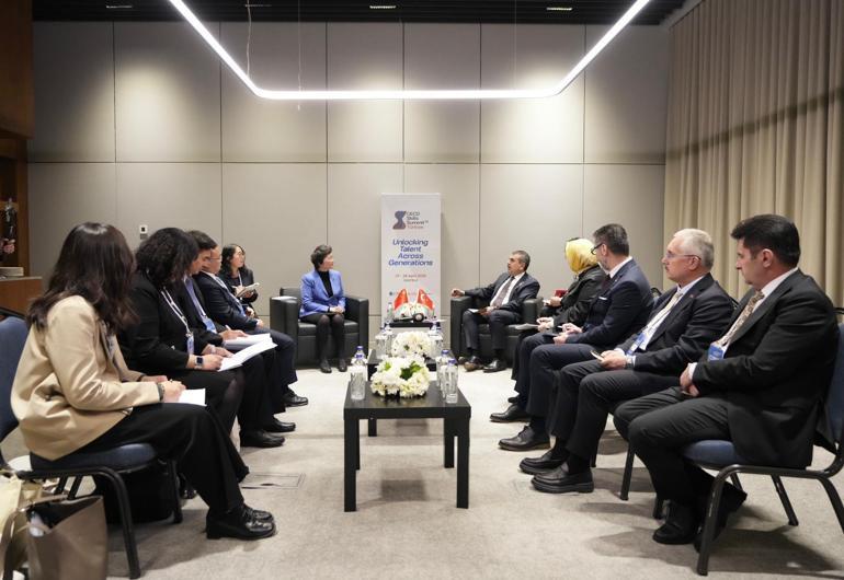 Bakan Tekin, Çin İnsan Kaynakları Sosyal Güvenlik Bakanı Wang ile görüştü