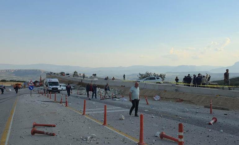 İstinat duvarına çarpan TIRdaki mermerler, otomobildekilerin üzerine düştü; 1 ölü, 3 yaralı