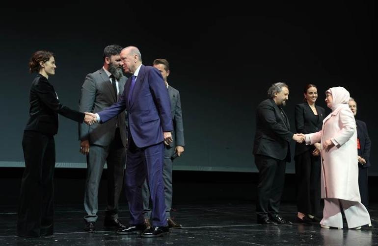 Cumhurbaşkanı Erdoğan ‘Bir Adam Yaratmak’ filminin galasına katıldı