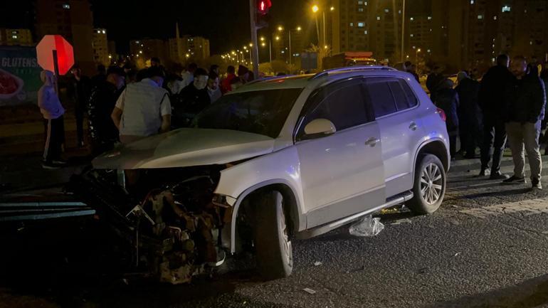 Kayseride iki otomobil çarpıştı: 4 yaralı