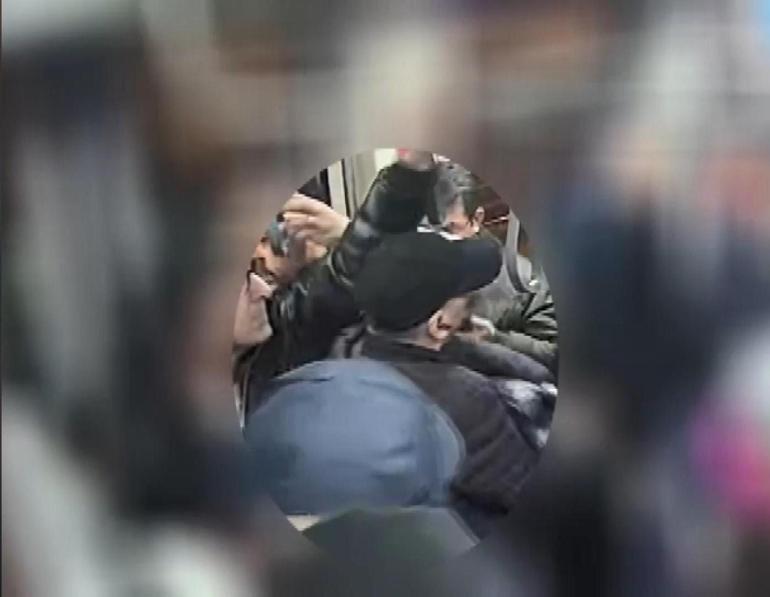 Metrolar ve duraklarda hırsızlık yapan 2 şüpheli yakalandı