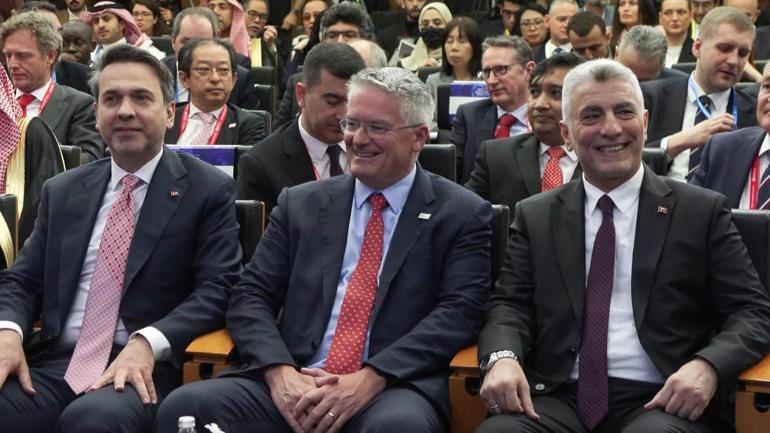 Bakan Bayraktar: 2035 yılına kadar rüzgar ve güneş enerjisi kapasitemizi 120 GWa çıkarmayı hedefliyoruz