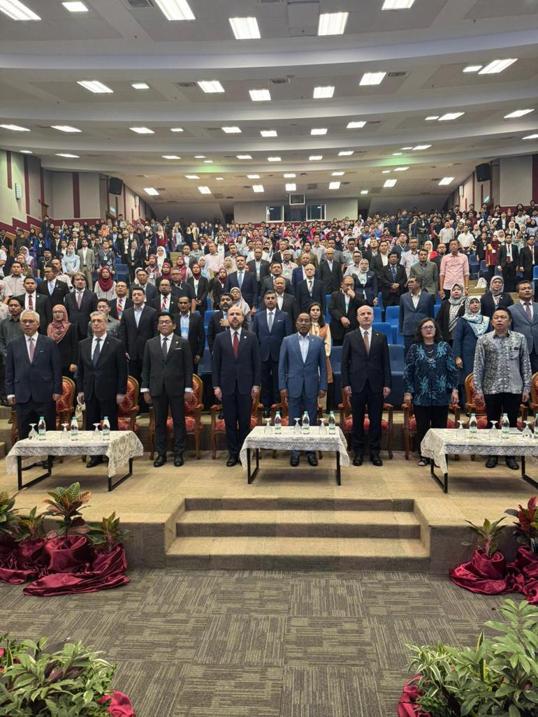 Yükseköğretim Kurulu Başkanı Özvar, Malezyada