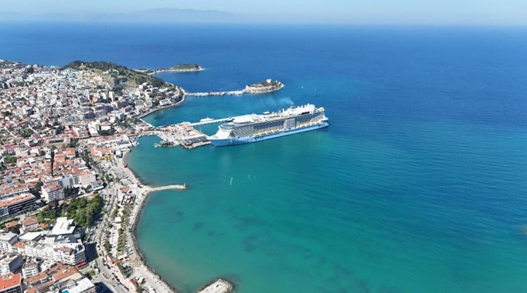 Kuşadasına kruvaziyerle 4 bin 600 turist geldi