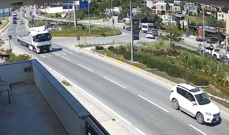 Bodrum’da trafik kazasında 2 Sahil Güvenlik personeli hafif yaralandı, kaza kamerada