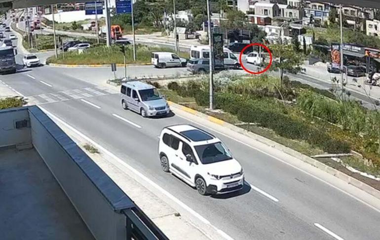 Bodrum’da trafik kazasında 2 Sahil Güvenlik personeli hafif yaralandı, kaza kamerada