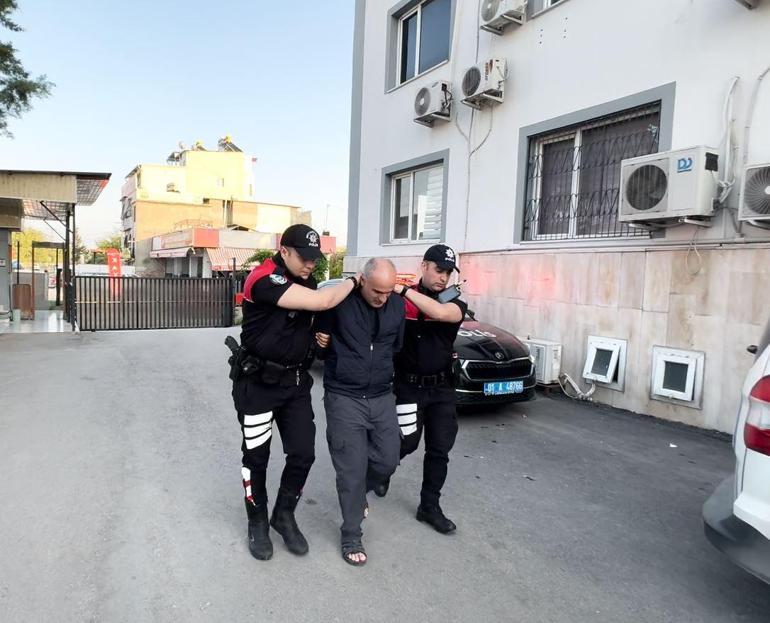 Tavuklarını yediği gerekçesiyle sokak köpeğini sopayla döven kişi gözaltında