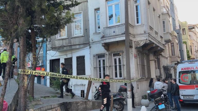 Beyoğlunda bir kişi evinde ölü bulundu