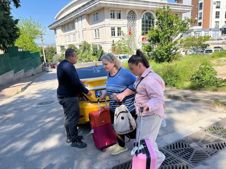 Velayeti annesine verilen Nazardan ilk kez buluştuğu kız kardeşine sıcak karşılama