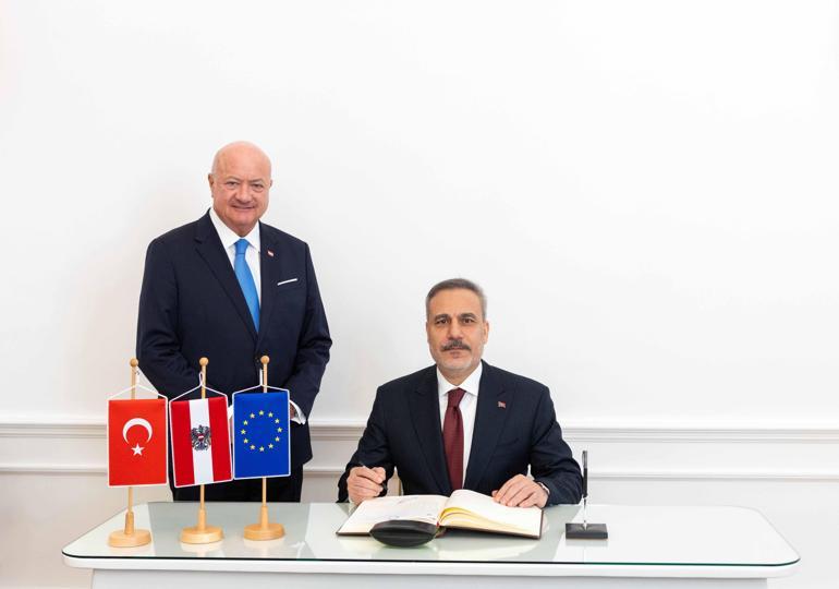 Dışişleri Bakanı Fidan, Avusturya Şansölyesi Stocker ile görüştü