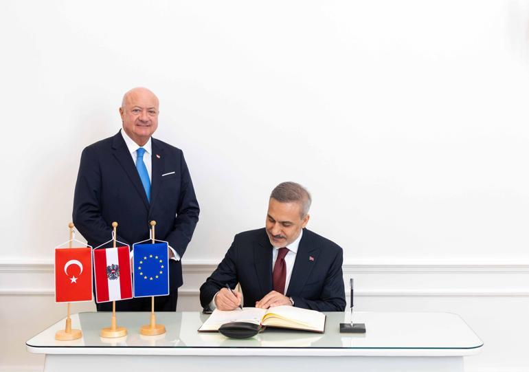 Dışişleri Bakanı Fidan, Avusturya Şansölyesi Stocker ile görüştü