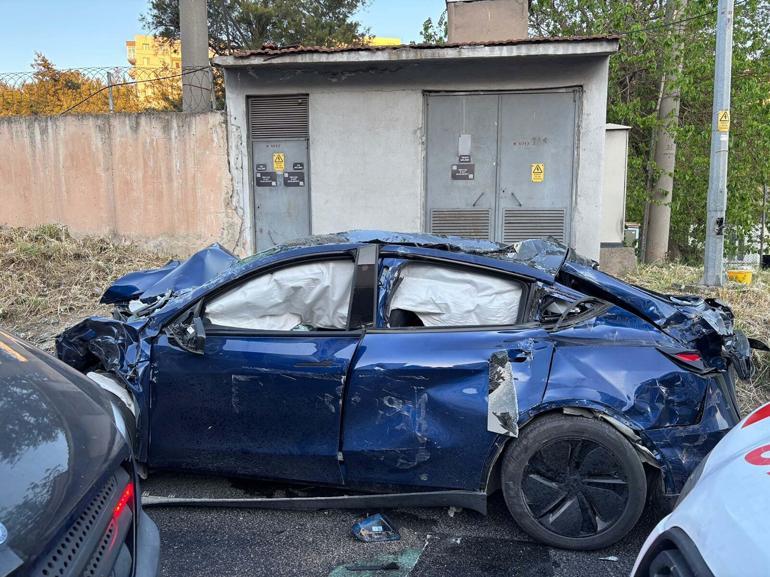 İzmirde freni boşalan TIR, 9 araca çarptı: 3 ölü, 1’i polis 4 yaralı