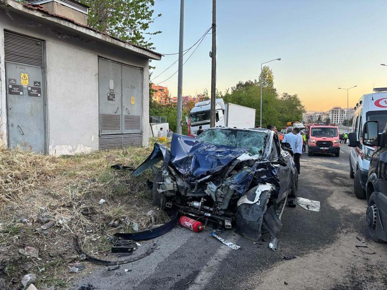 İzmirde freni boşalan TIR, 9 araca çarptı: 3 ölü, 1’i polis 4 yaralı