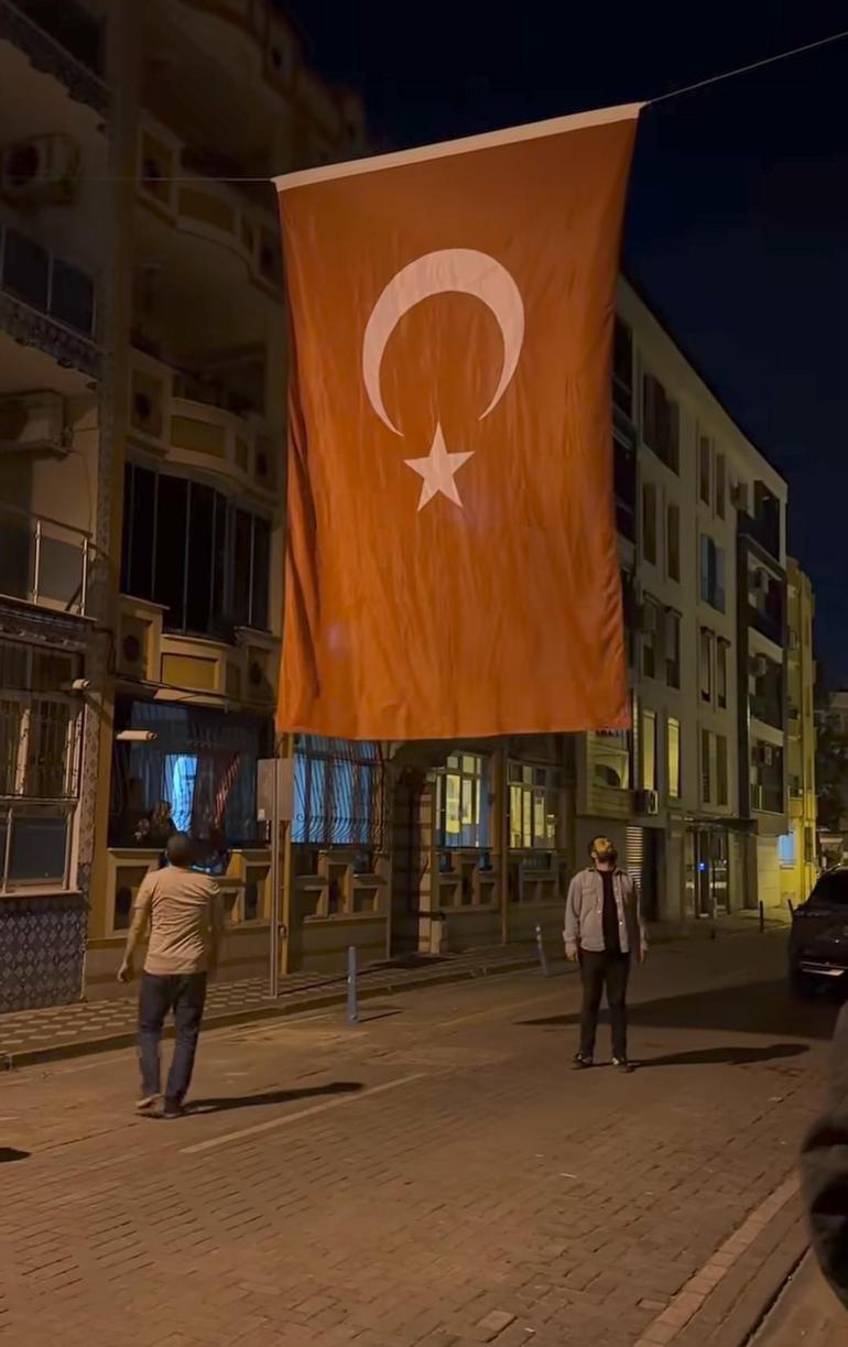 İzmirde freni boşalan TIR, 9 araca çarptı: 1’i polis 3 kişi hayatını kaybetti, 1’i polis 4 yaralı