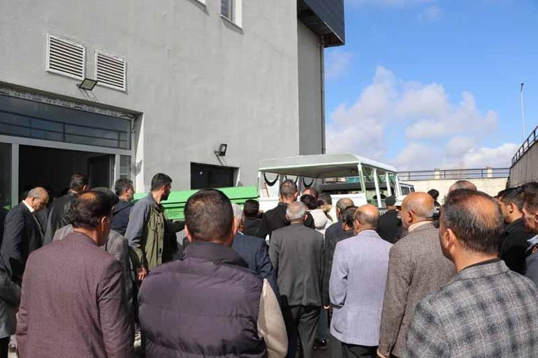 Köpek saldırısında ölen 5 yaşındaki Hamza toprağa verildi