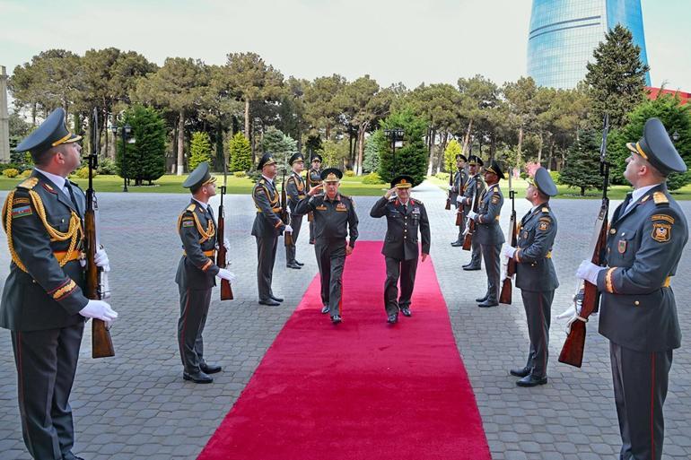 Kara Kuvvetleri Komutanı Orgeneral Tokel, Azerbaycanda temaslarda bulundu