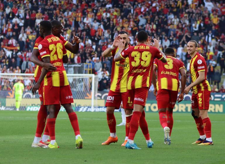 Göztepe deplasmanlarda puanları topladı