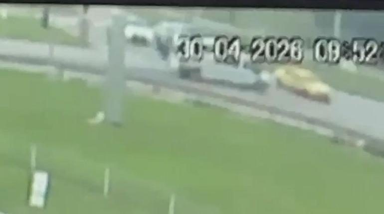 Ambulansla taksinin çarpıştığı kaza kamerada; 5 yaralı