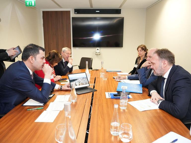 Bakan Kurum, Fransa’da