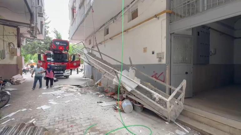 İnşaatta asansör kazası; işçilerden biri düştü, diğeri demirlere tutundu