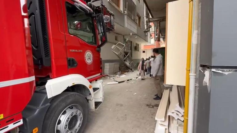 İnşaatta asansör kazası; işçilerden biri düştü, diğeri demirlere tutundu