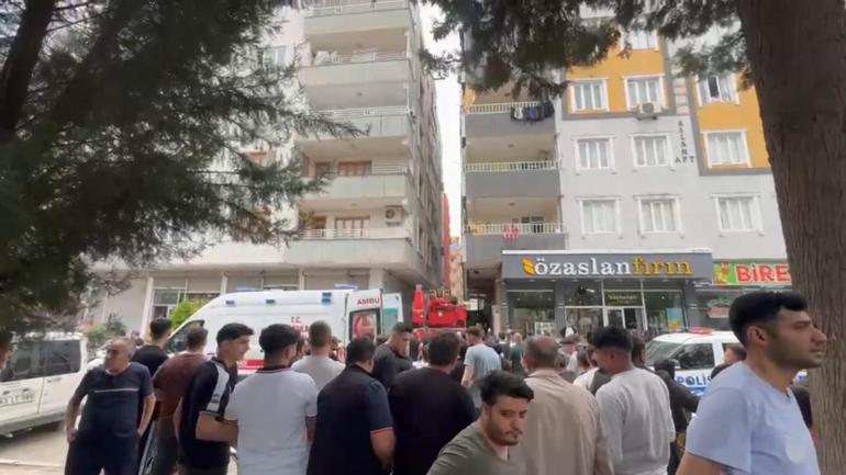 İnşaatta asansör kazası; işçilerden biri düştü, diğeri demirlere tutundu