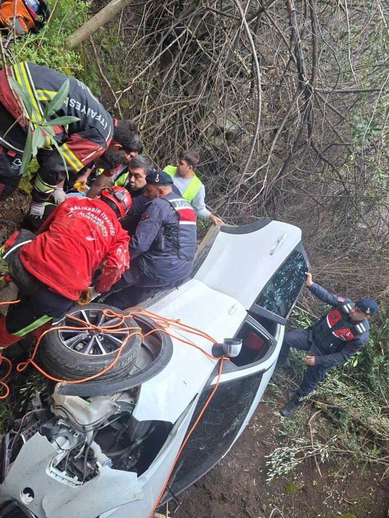 Çanakkale’de otomobil, uçurumdan dereye yuvarlandı: 1 yaralı