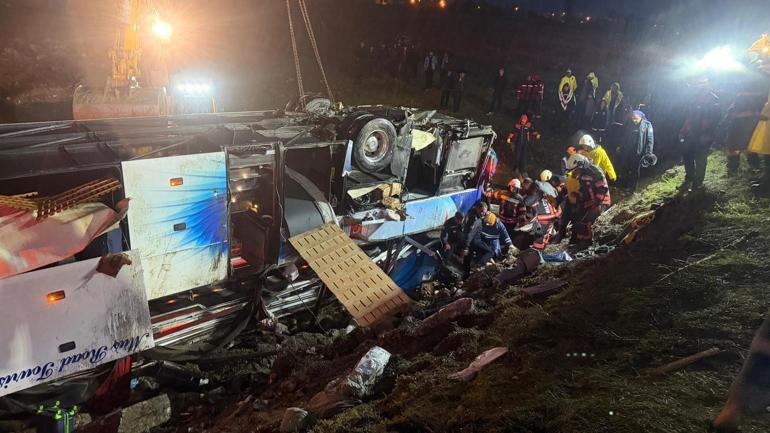 Malatya’da otobüs devrildi: 4 ölü, 40 yaralı