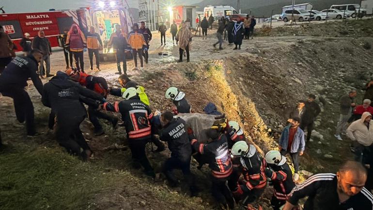 Malatya’da otobüs devrildi: 4 ölü, 40 yaralı