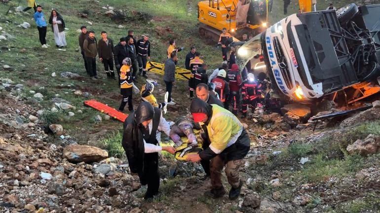 Malatya’da otobüs devrildi: 3 ölü, 41 yaralı