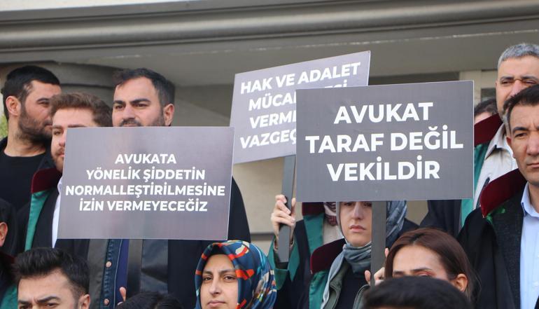 Bıçaklı saldırıya uğrayan avukat yara almadan kurtuldu; barodan destek açıklaması