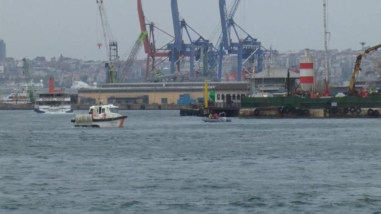 Kadıköyde vapura binen Azerbaycanlı kadın kayboldu; çantası bulundu denizde aranıyor