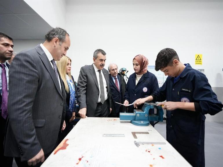Bakan Tekin: Ortaöğretimde yeteneğe göre tercih mekanizması oluşturduk