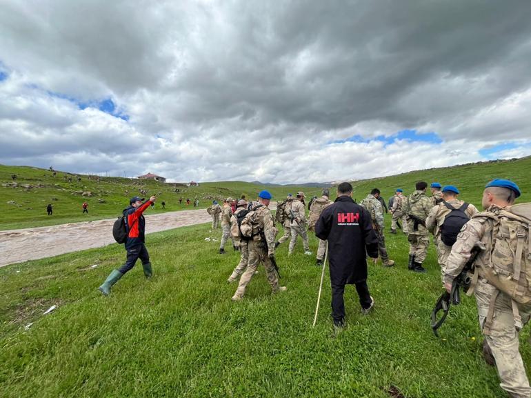 Bingöl’de kayıp Parkinson hastası emekli öğretmen 3 gündür aranıyor
