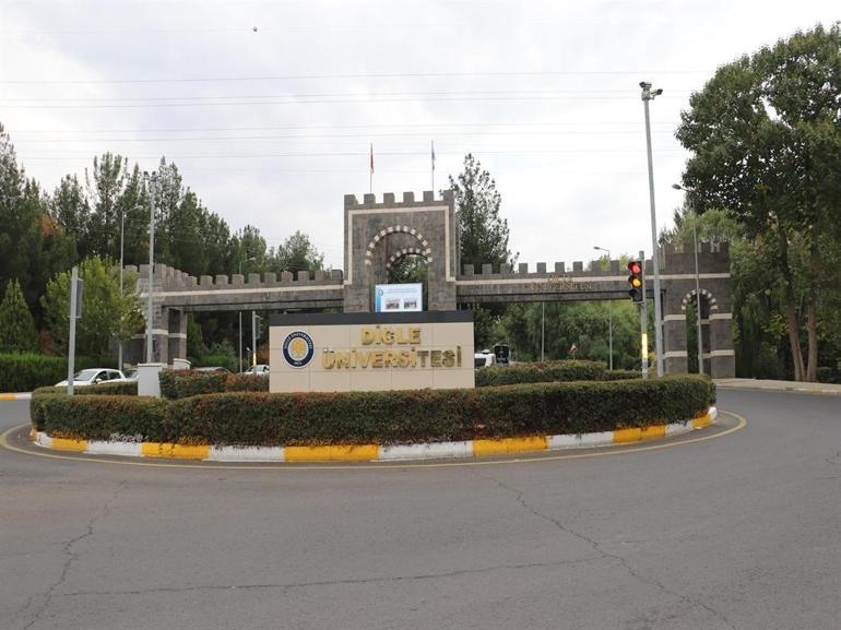 Profesöre ‘bıçak parası’ davası