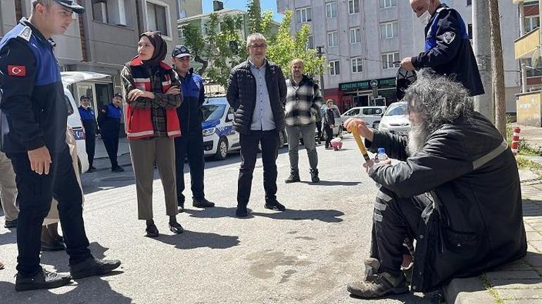 Kötü koku sonrası belediye harekete geçti; çöp evden 1 yıldır çıkmadığı ortaya çıktı