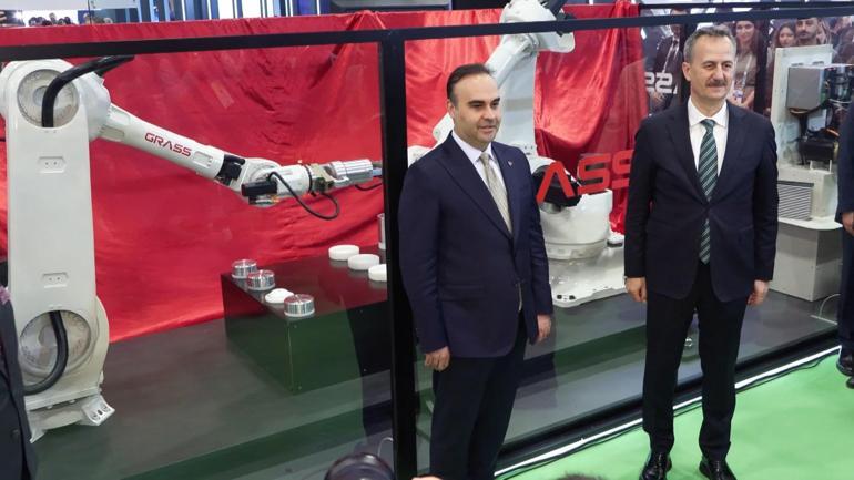 Bakan Kacır: 12 milyar dolar düzeyinde olan potansiyel dış ticaret açığını kapama imkanına sahip olacağız