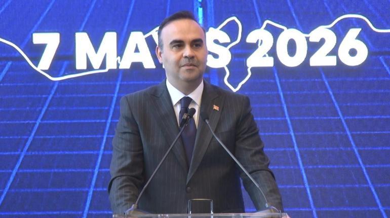Bakan Bayraktar: Sivas ve Karamanda biner megavatlık GES kurulacak
