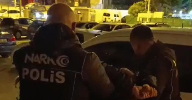 Kırmızı bültenle aranan yabancı uyruklu uyuşturucu şüphelisi Mersin’de yakalandı